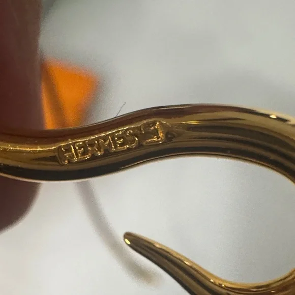 🔥 Hermès Leather Wrap Bracelet – Brown & Gold Hook Clasp – Authentic & Chic 🔥 - Picture 7 of 8